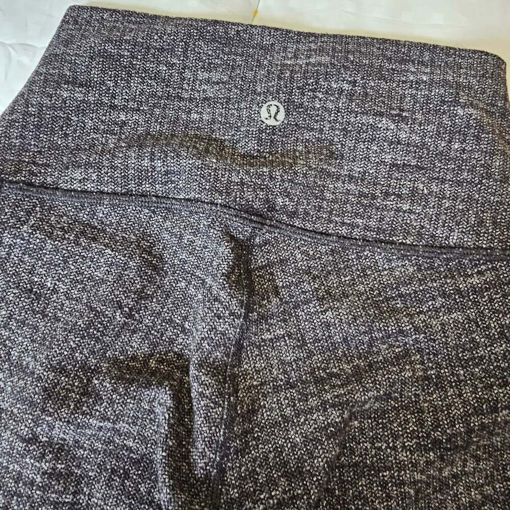 Lululemon Crop Leggings Size 4 Gray Black Heathered Yoga Athletic Pants - Picture 3 of 4